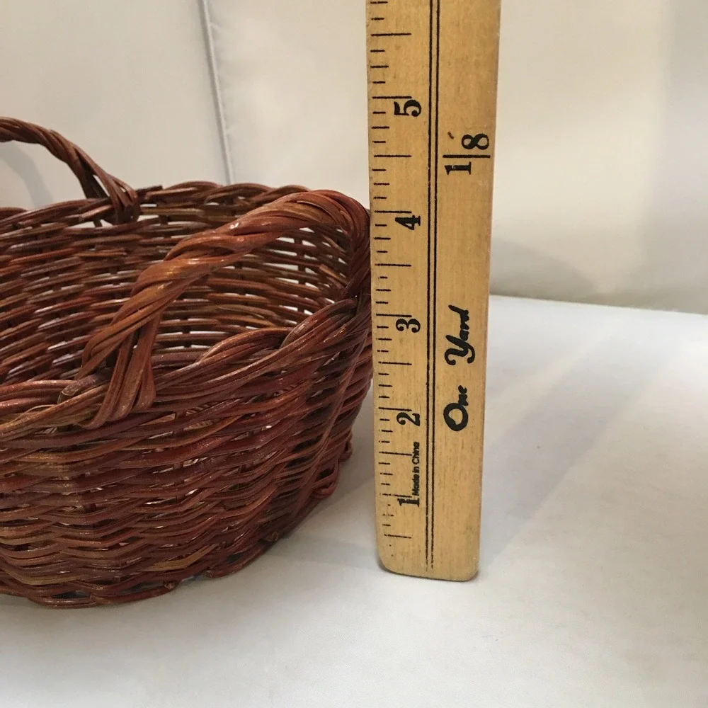 Unbranded handcrafted round
